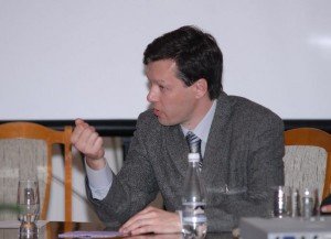 Гневно обвиняю США в государственном терроризме по отношению к Кубе.